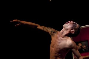 Carlos Valencia regresa a Tijuana para revitalizar la escena teatral con su obra ‘Last Mar’