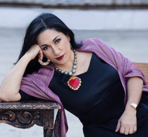 Gabriela Bojórquez lanza ‘Vestida de canto’, su primer álbum con 13 canciones originales