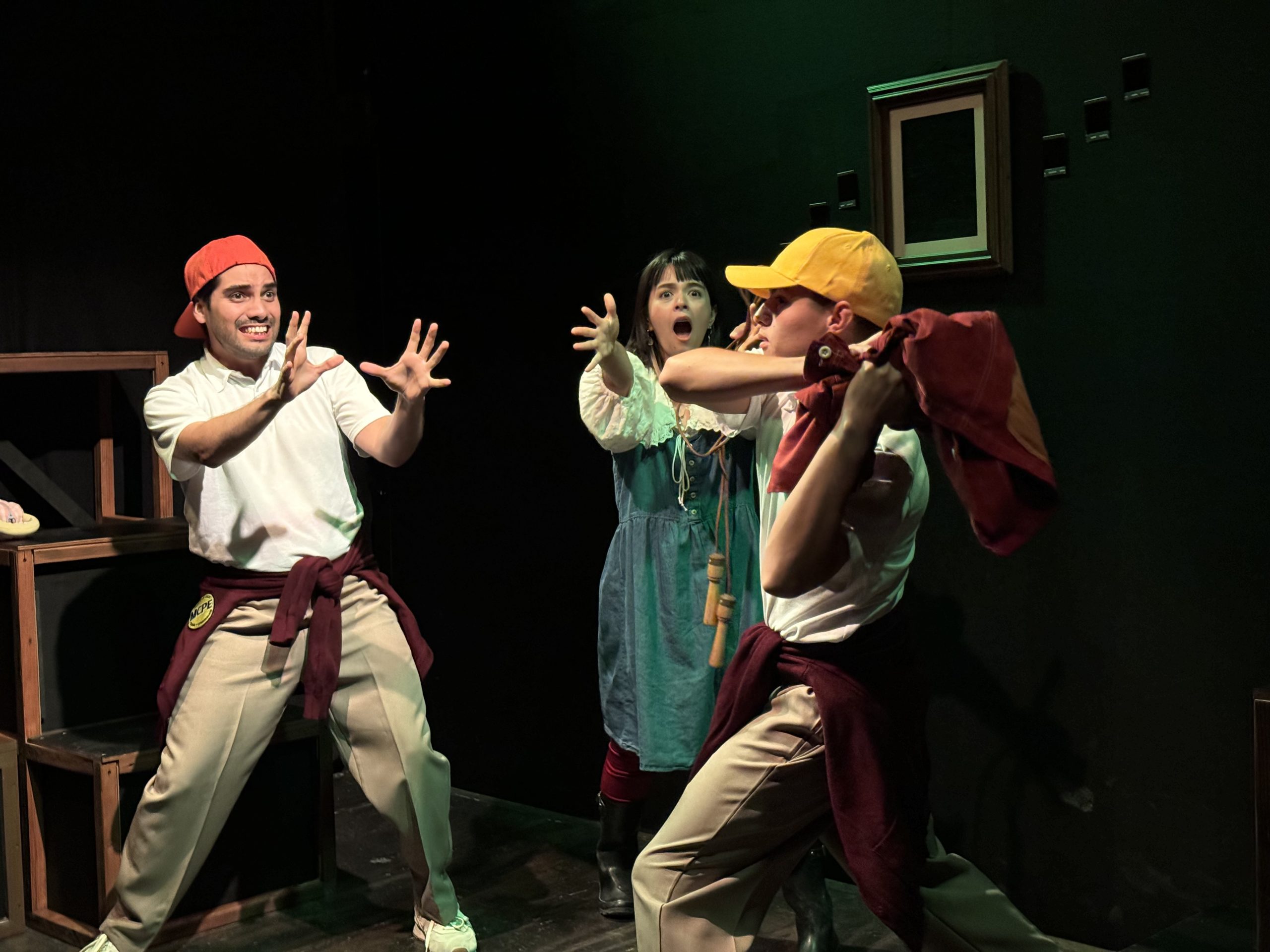 Tijuana Hace Teatro presenta ‘Cosas pequeñas y extraordinarias’, una obra sobre migración y resiliencia tres personas