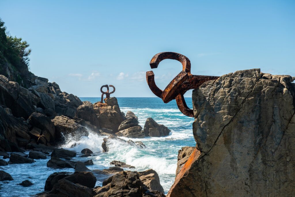 escultura en acero