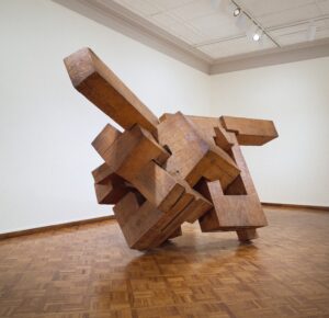 ‘Eduardo Chillida: Convergencia’ — Un siglo de formas, materia y vacío en San Diego