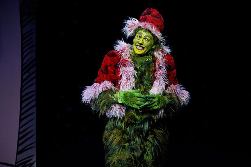 Andrew Polec como El Grinch