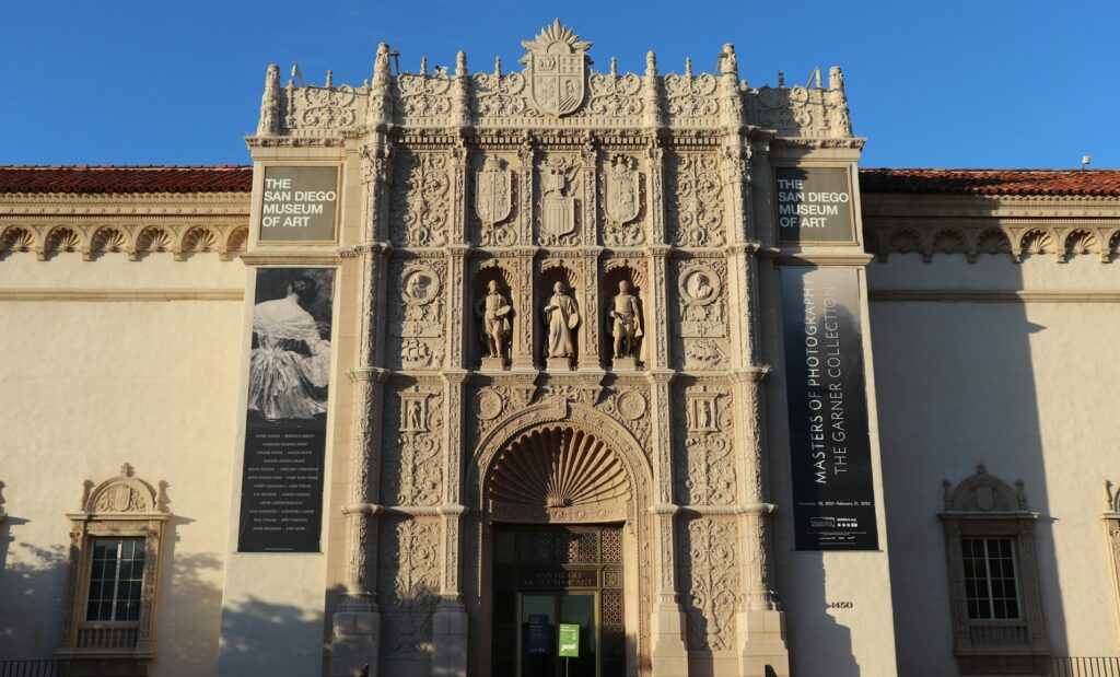 Fachada de museo de arte